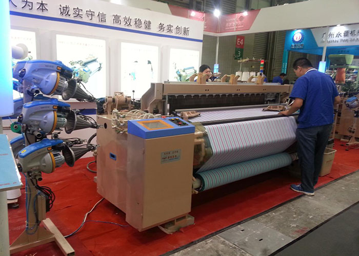 9100型床单衬衣织机